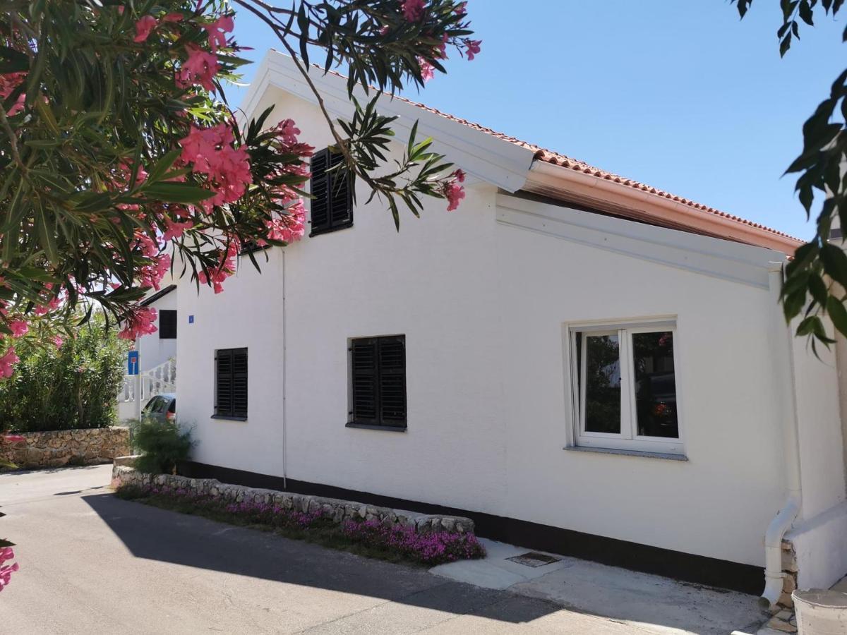 Apartment "Marija" - Otok วีร์ ภายนอก รูปภาพ